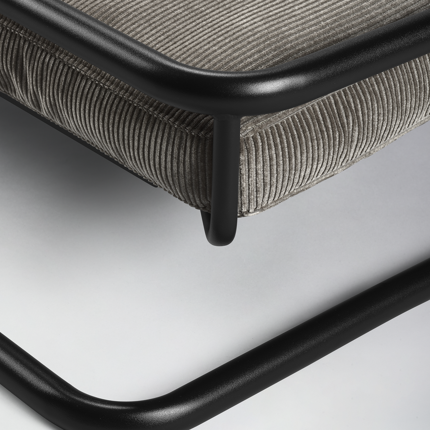 Design Hundebett Freischwinger Stil mit Cordstoff
