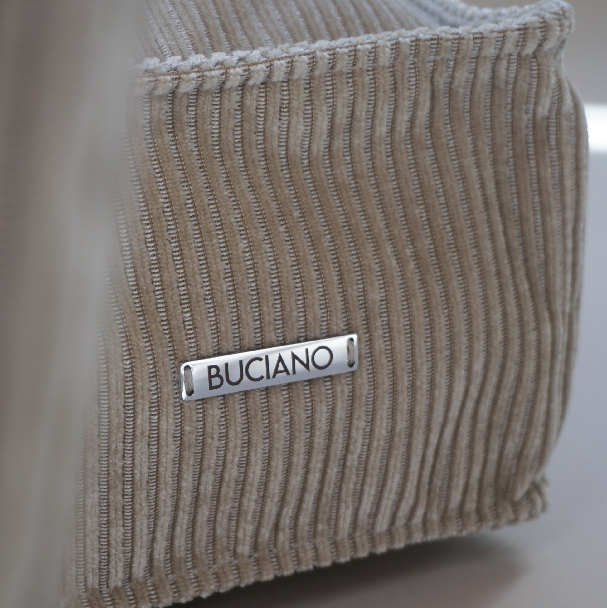 Orthopädisches Design Cord Hundekissen Leia von Buciano in Beige