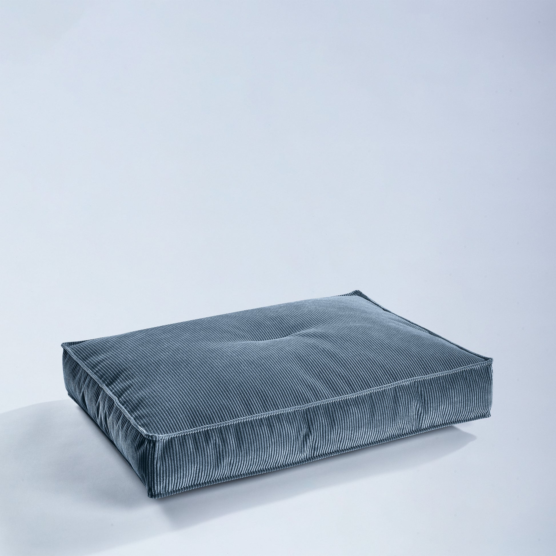 Orthopädisches Design Cord Hundekissen Leia von Buciano in Hellblau